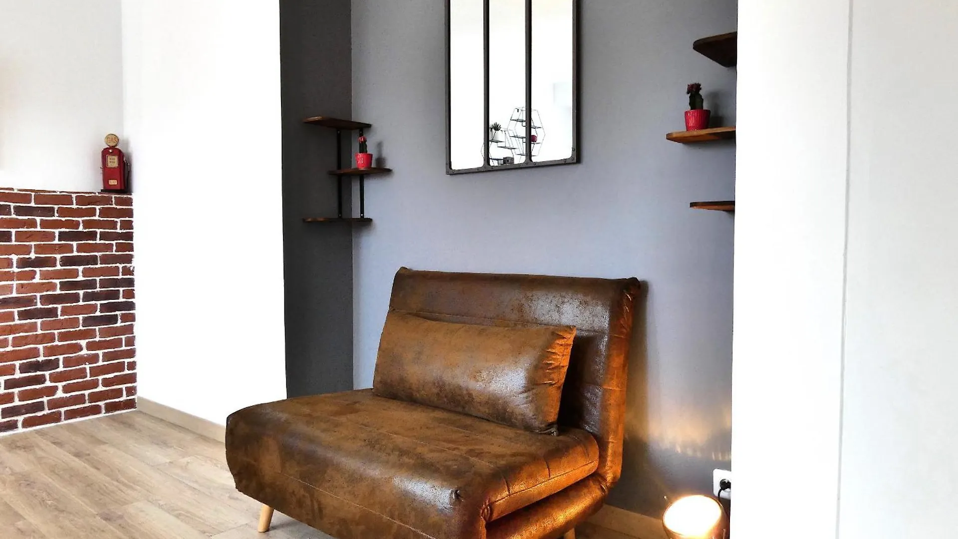 Homey Street - Parking - Proche Geneve Annemasse Apartment